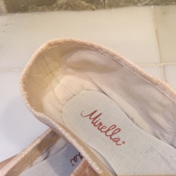 mirella pointe shoes